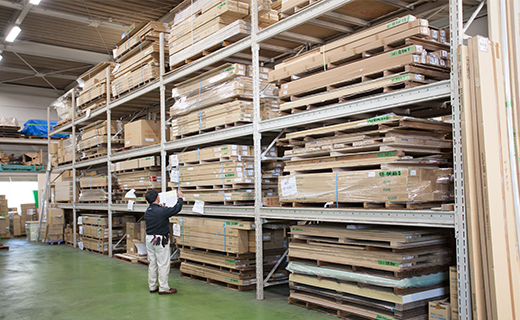 在庫機能と物流体制